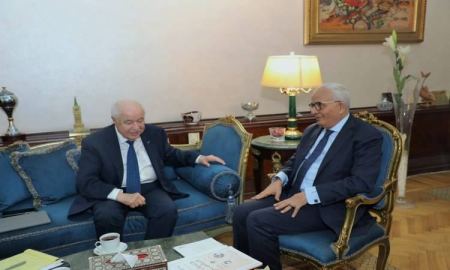 مصر - وزير التربية والتعليم يلتقي الرئيس المؤسس لمجموعة طلال أبو غزالة العالمية